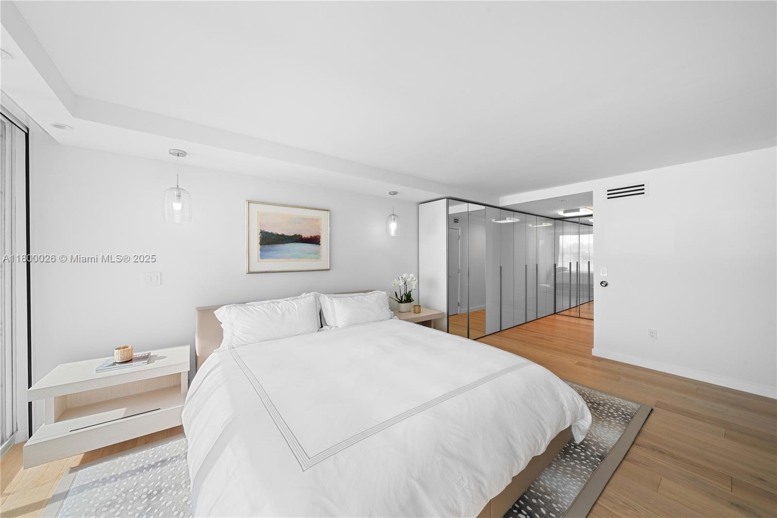 SUNSET HARBOUR SOUTH COND - Residential