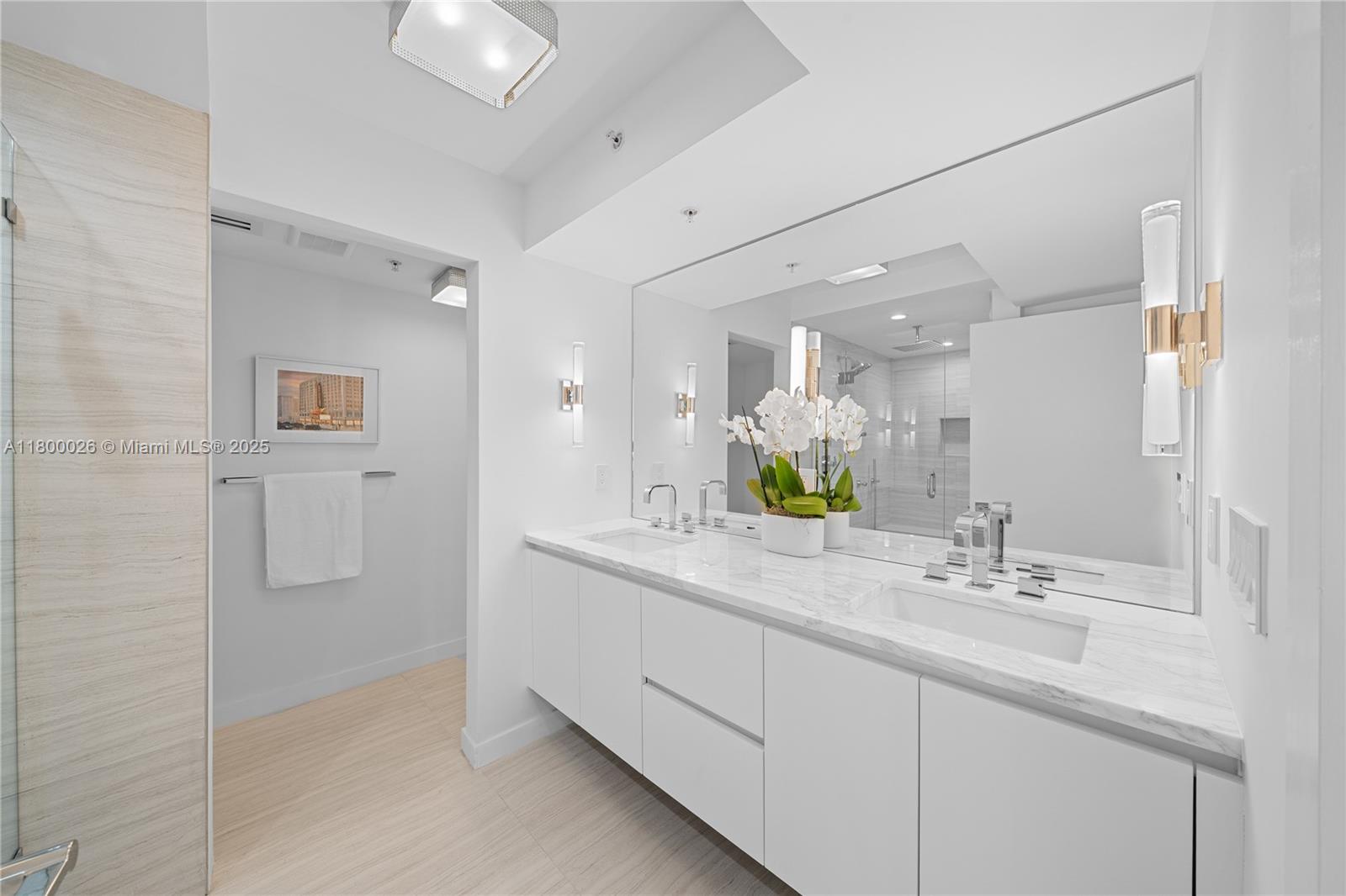 SUNSET HARBOUR SOUTH COND - Residential