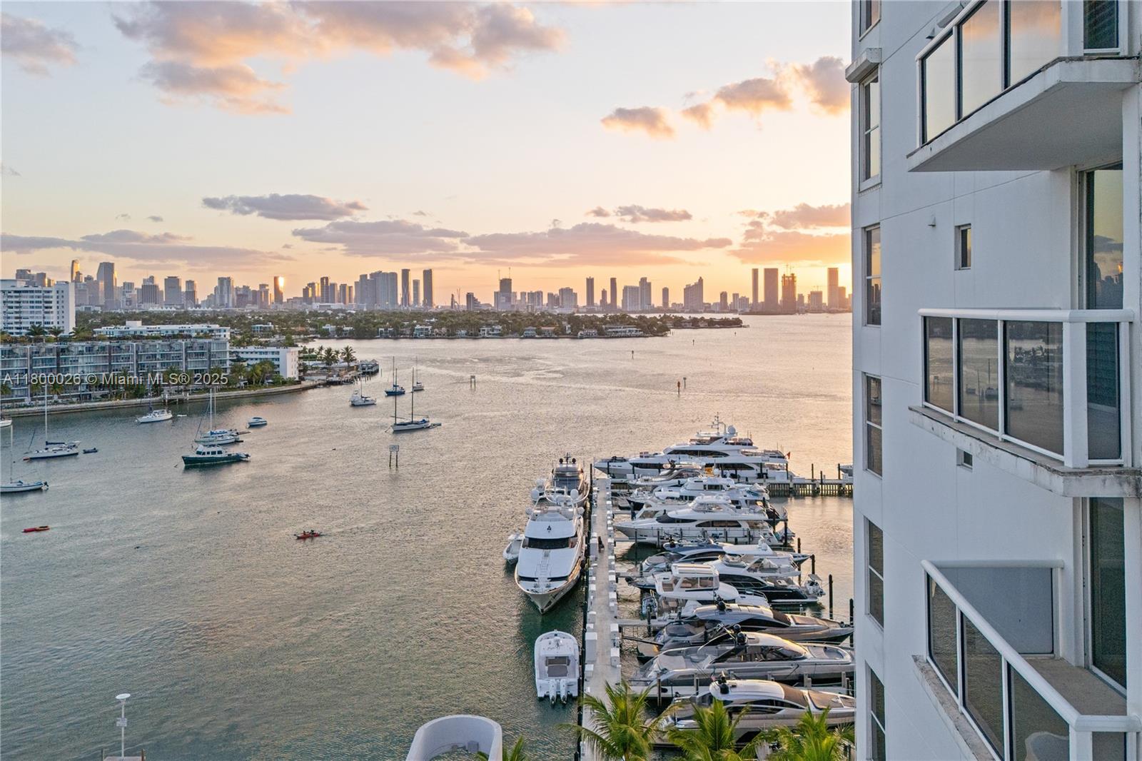 SUNSET HARBOUR SOUTH COND - Residential