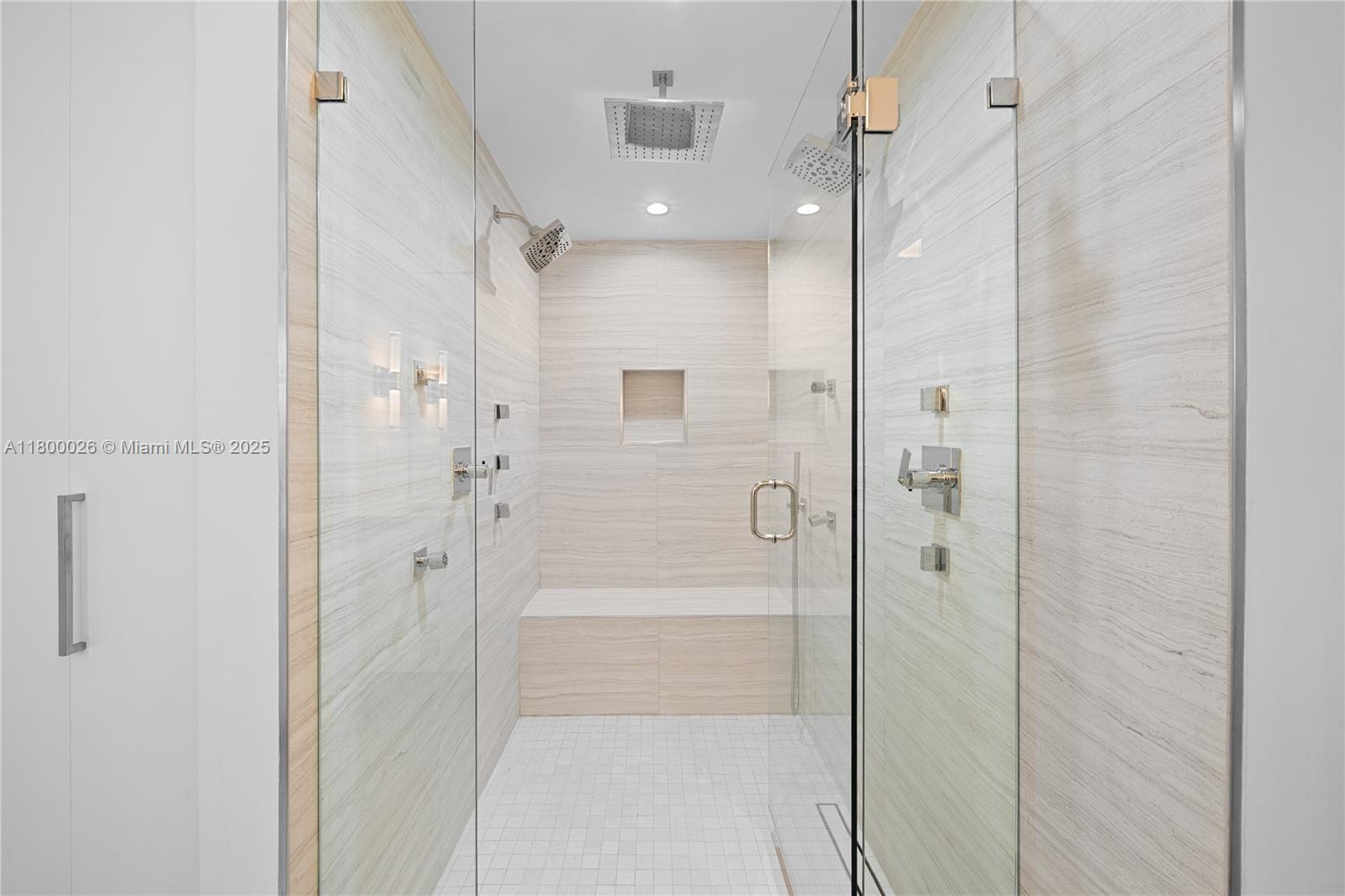 SUNSET HARBOUR SOUTH COND - Residential