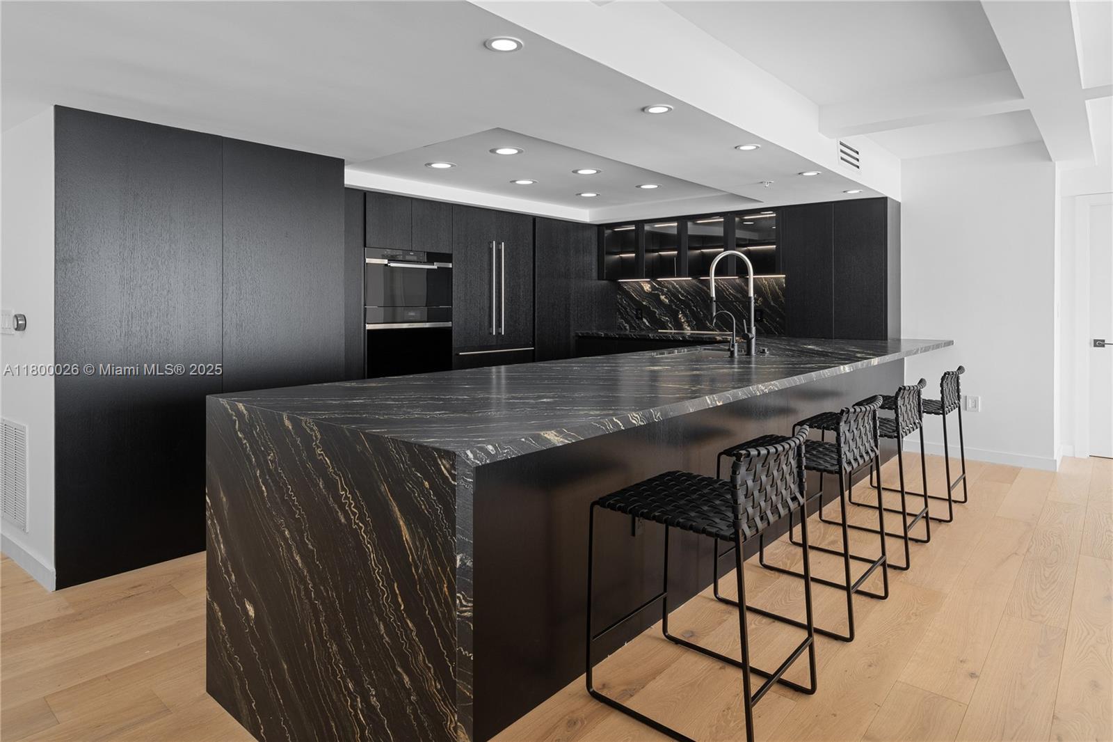 SUNSET HARBOUR SOUTH COND - Residential