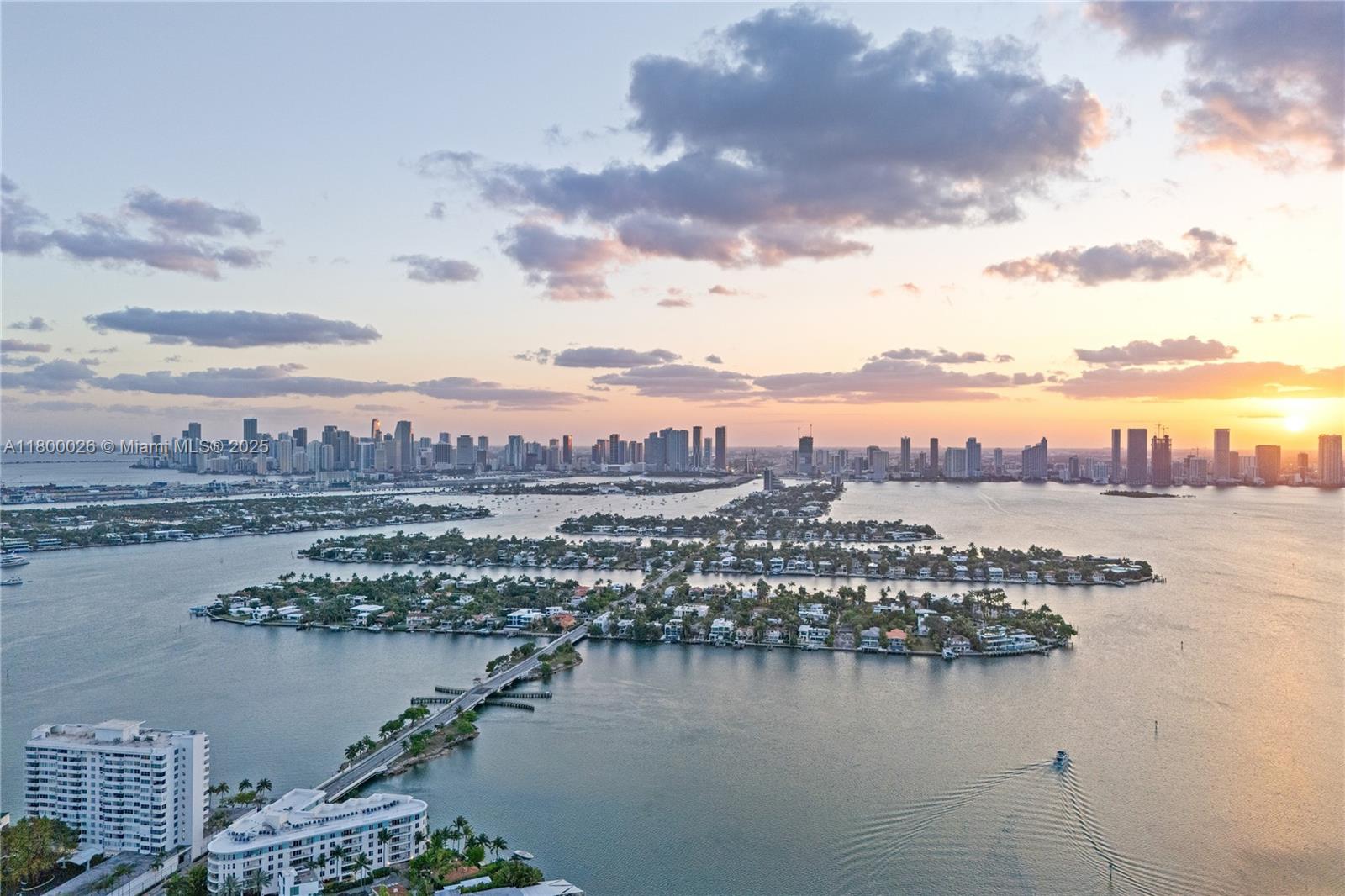 SUNSET HARBOUR SOUTH COND - Residential