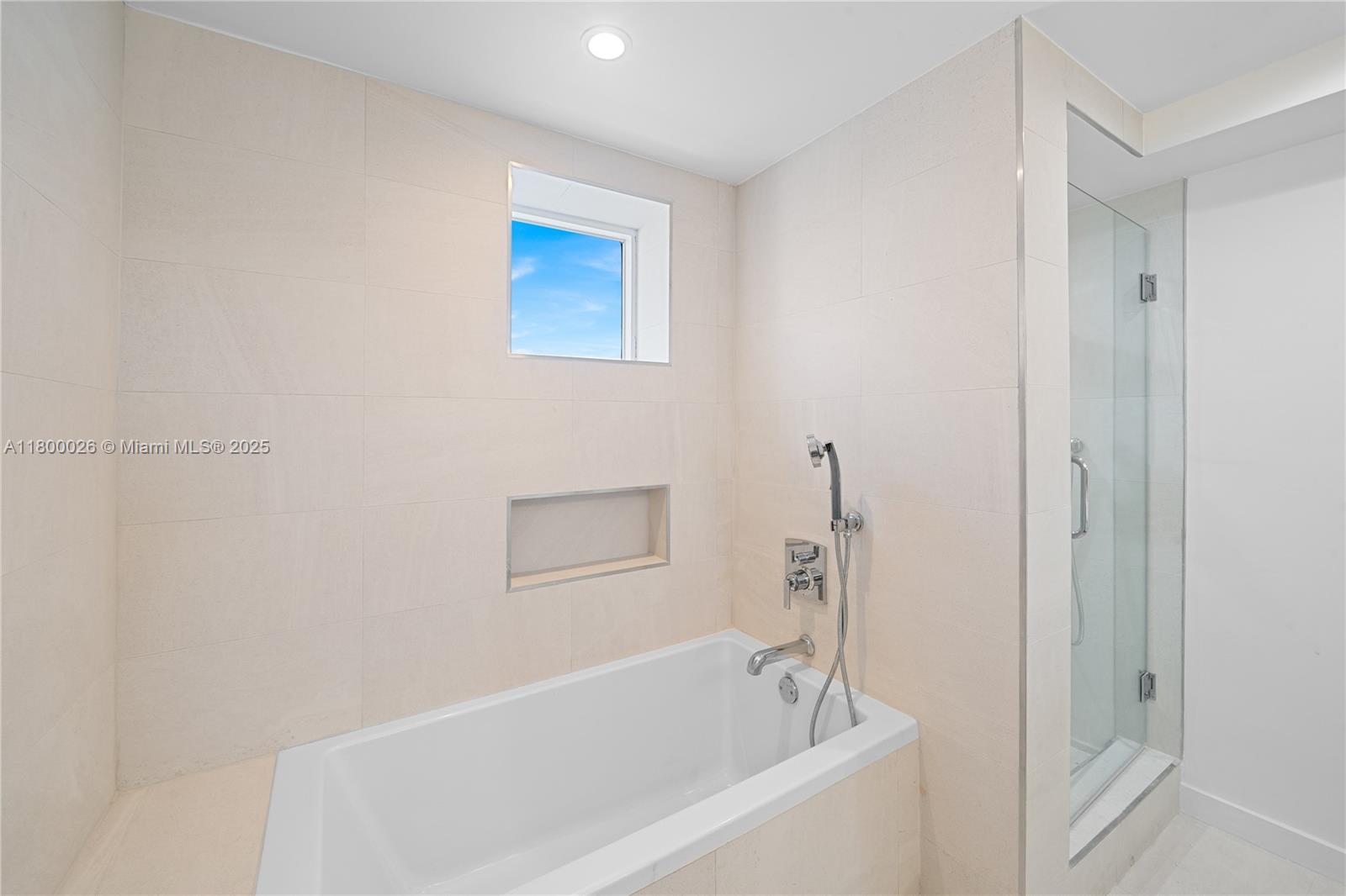 SUNSET HARBOUR SOUTH COND - Residential