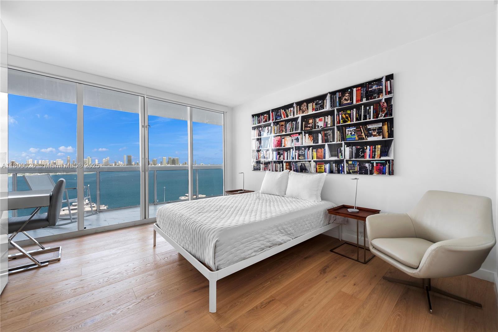 SUNSET HARBOUR SOUTH COND - Residential