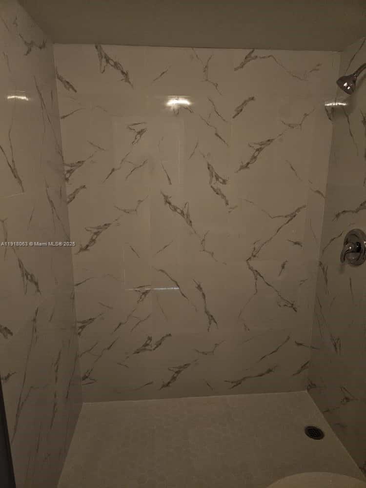 LAKES OF JACARANDA CONDO - Residential Lease