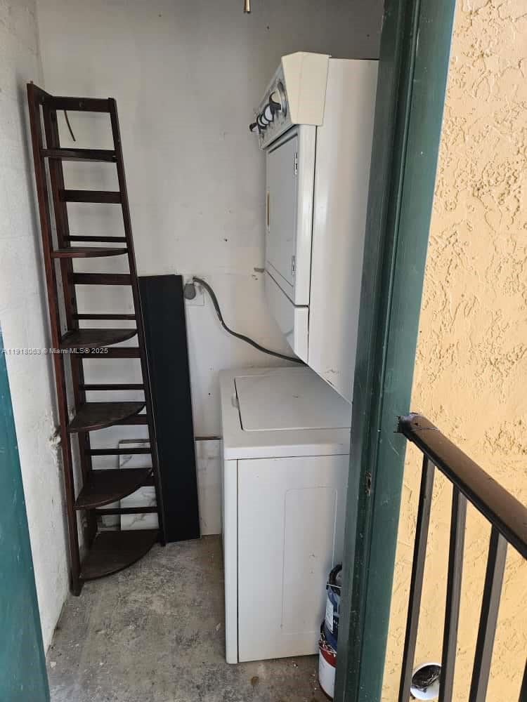 LAKES OF JACARANDA CONDO - Residential Lease