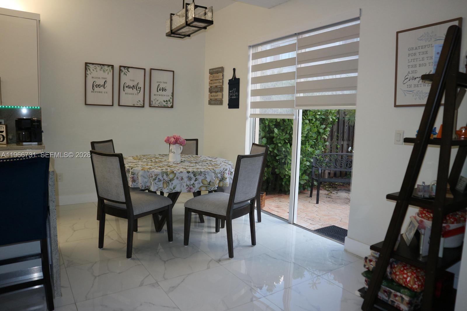 ANCHORAGE AT MIAMI LAKES - Residential