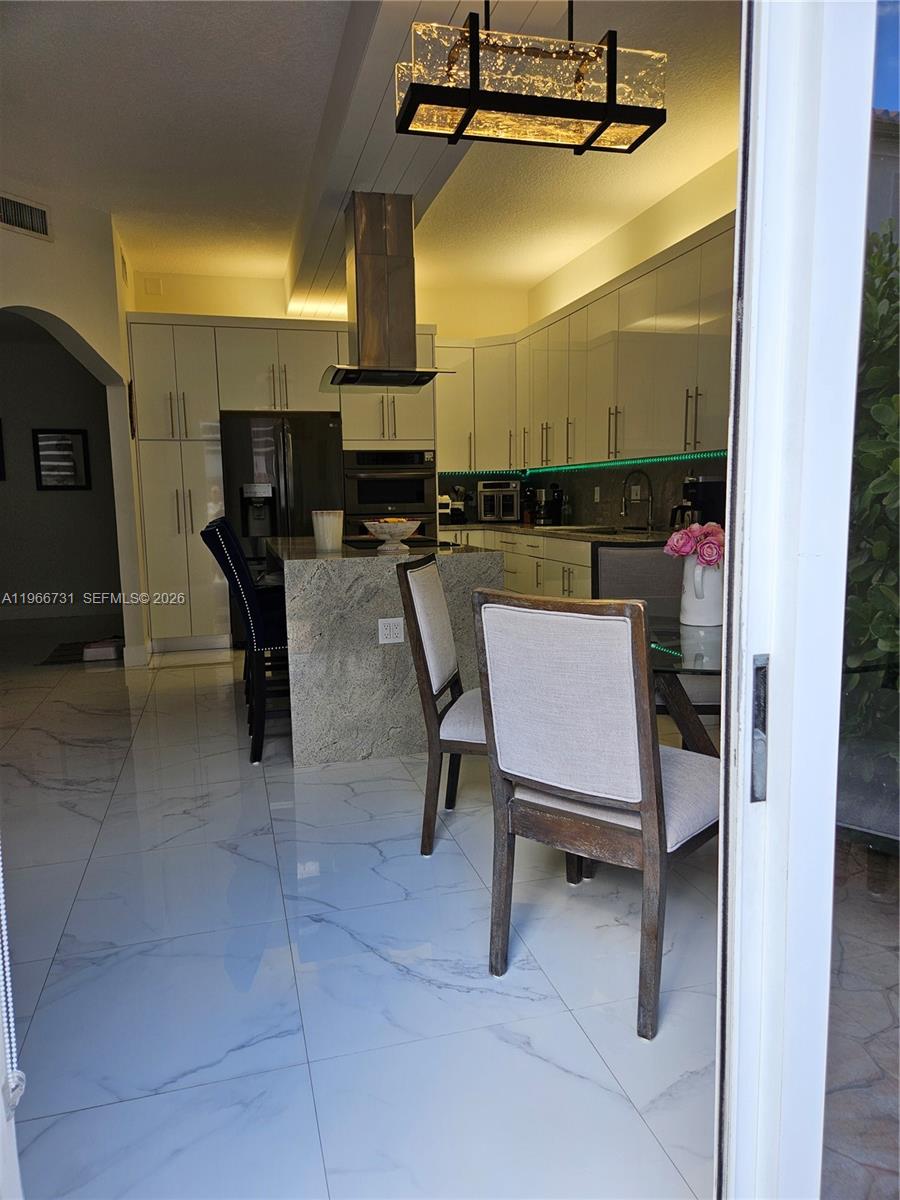 ANCHORAGE AT MIAMI LAKES - Residential