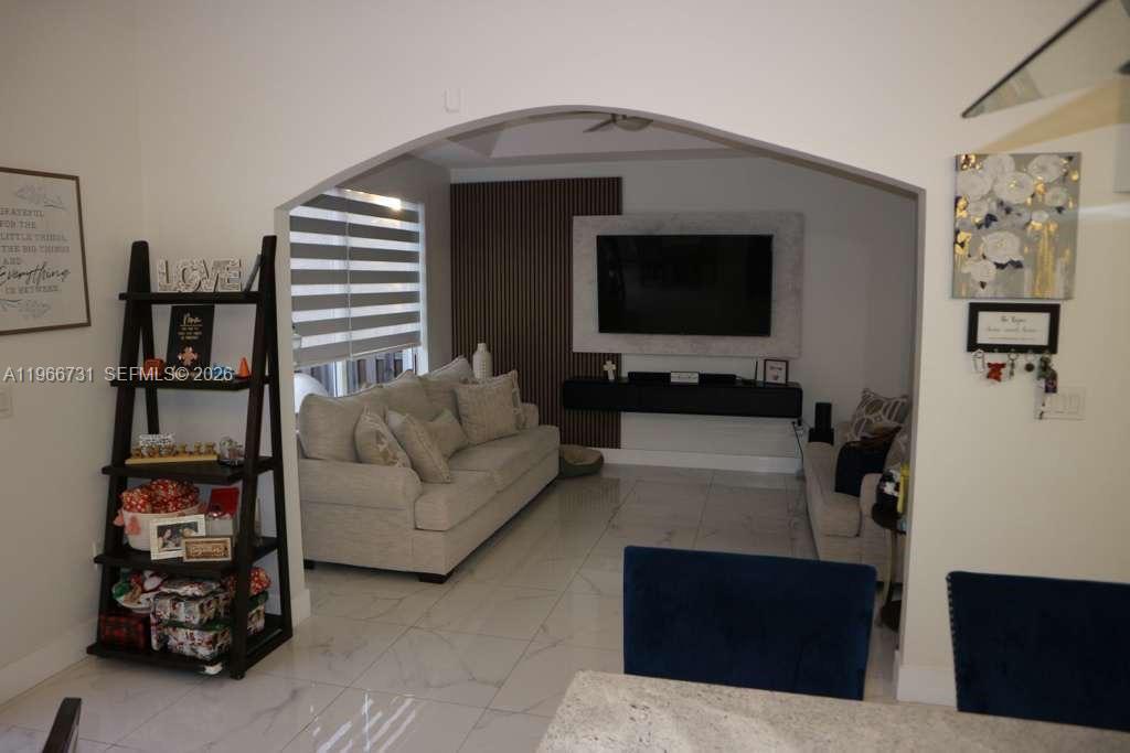 ANCHORAGE AT MIAMI LAKES - Residential