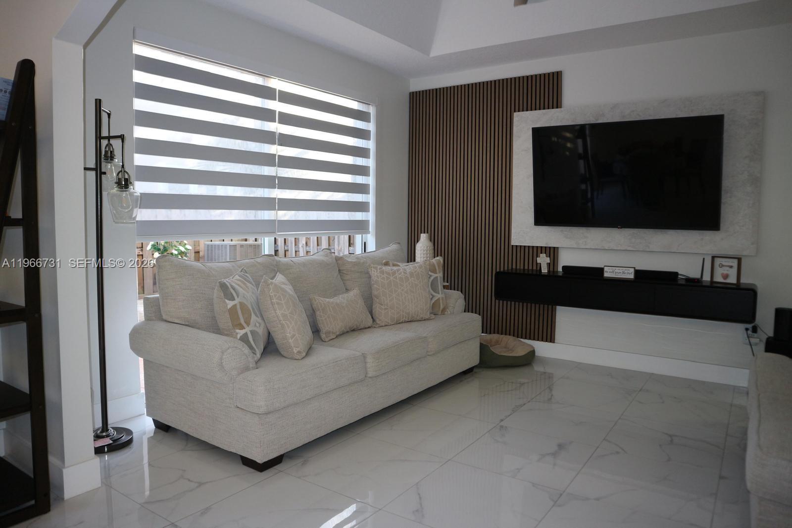 ANCHORAGE AT MIAMI LAKES - Residential