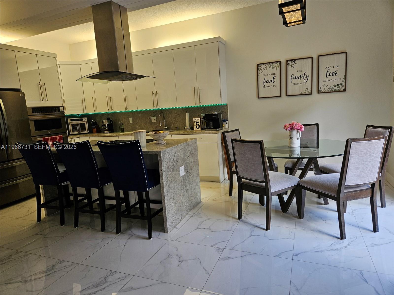 ANCHORAGE AT MIAMI LAKES - Residential