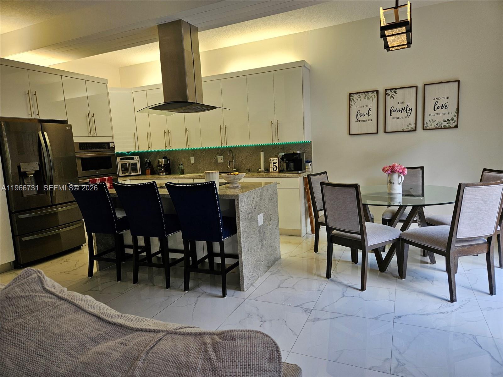 ANCHORAGE AT MIAMI LAKES - Residential