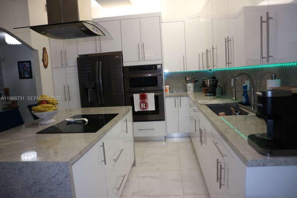 ANCHORAGE AT MIAMI LAKES - Residential