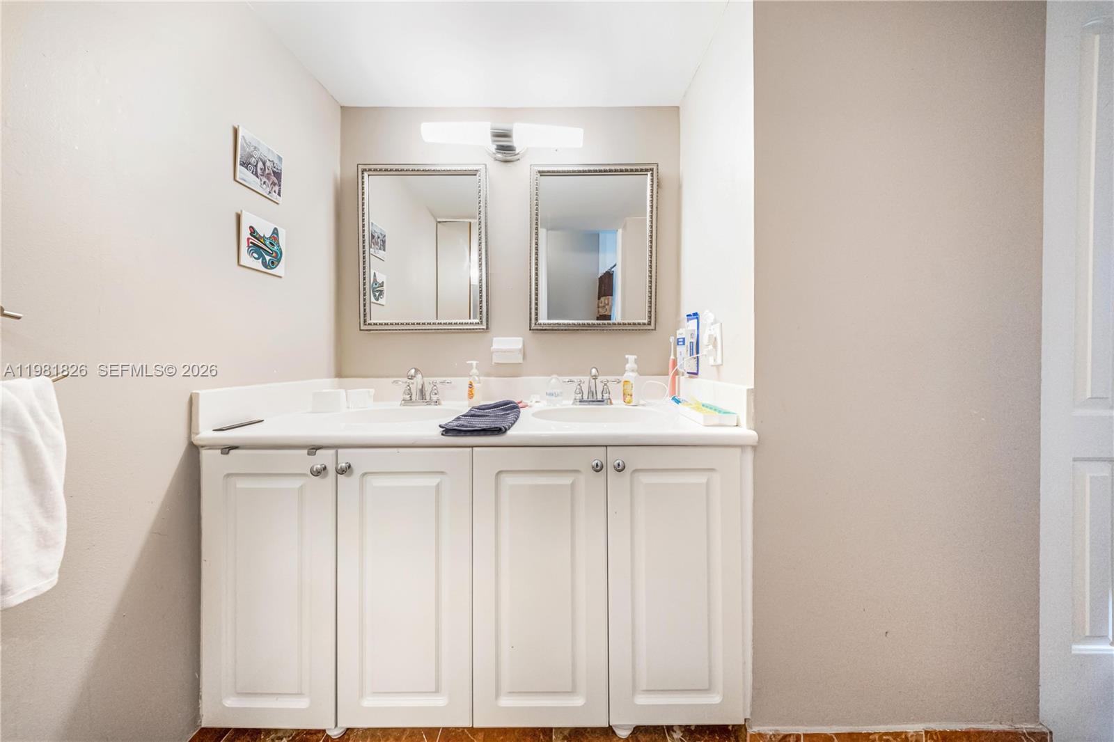 RIVIERA PARK - Residential