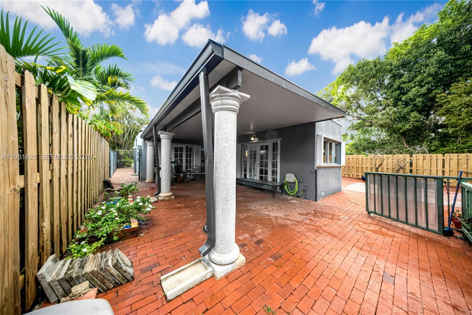 RIVIERA PARK - Residential