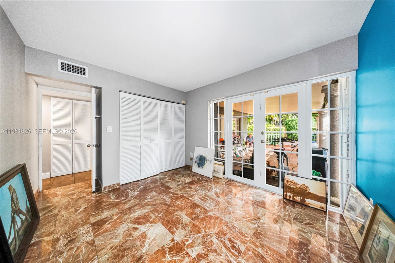 RIVIERA PARK - Residential