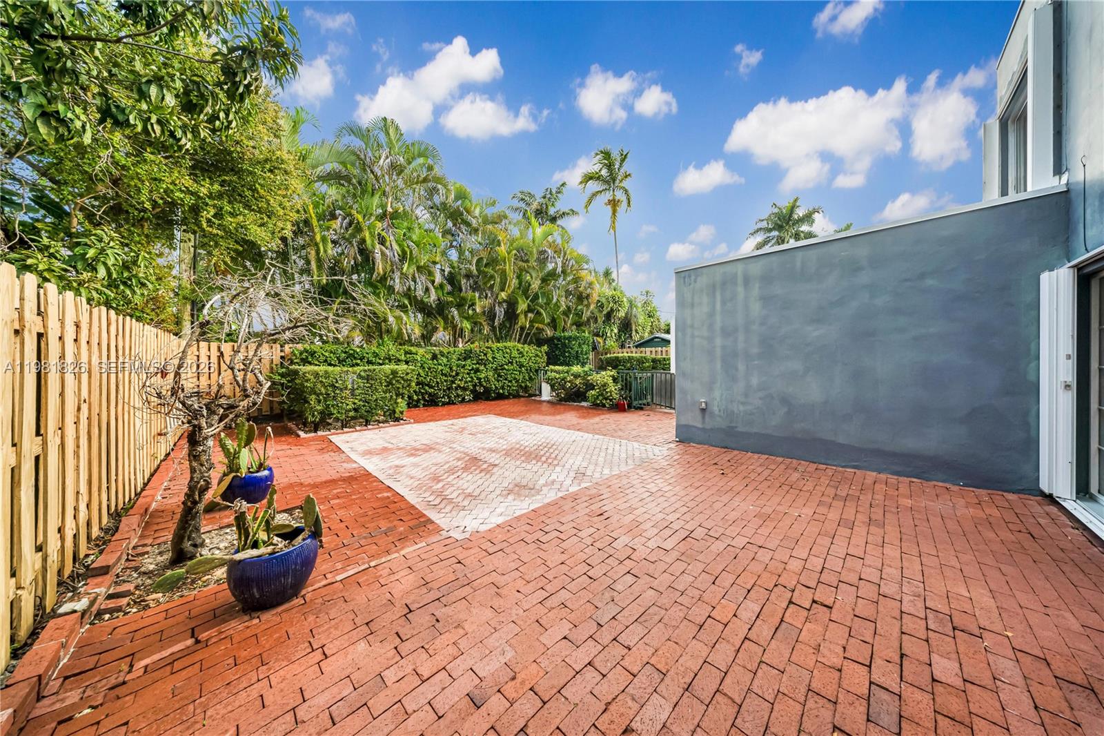 RIVIERA PARK - Residential