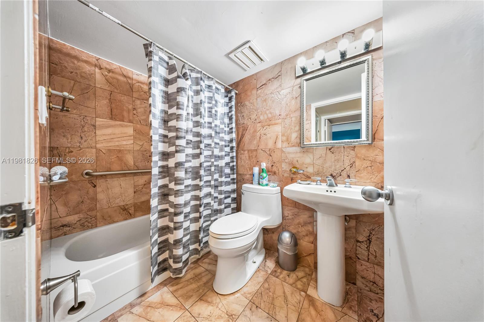 RIVIERA PARK - Residential