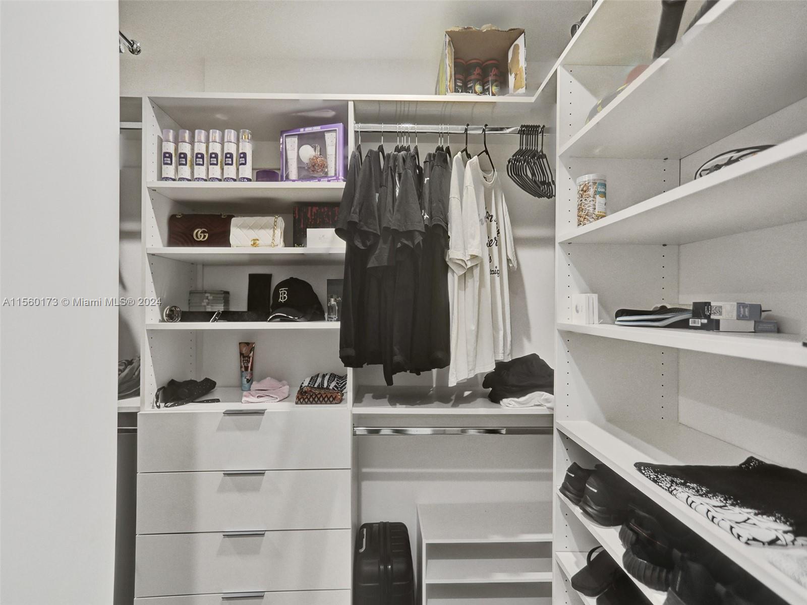 GREYKNOLL ESTATES - Residential