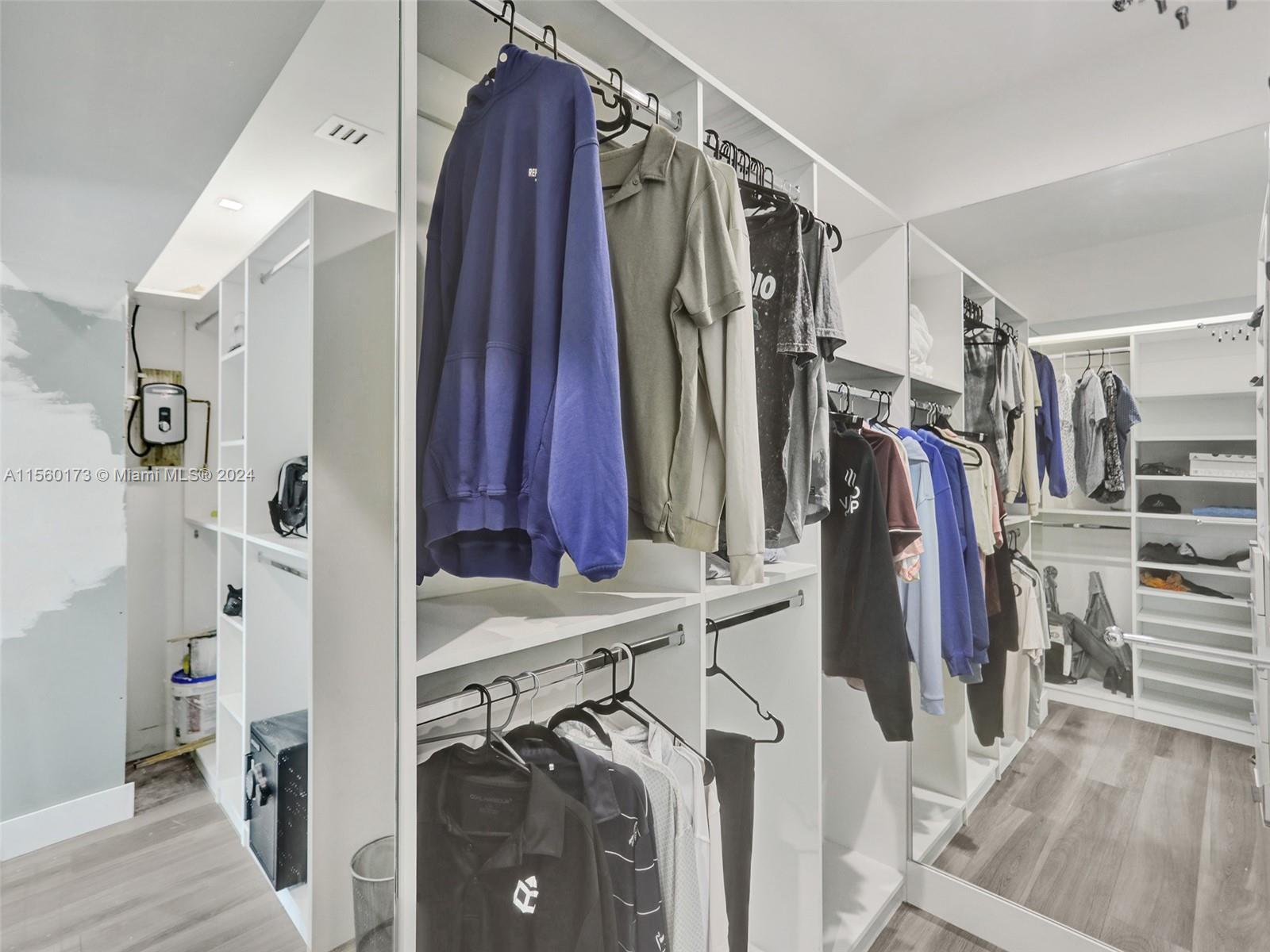 GREYKNOLL ESTATES - Residential