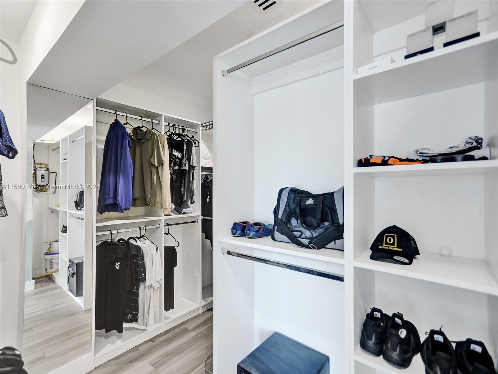 GREYKNOLL ESTATES - Residential