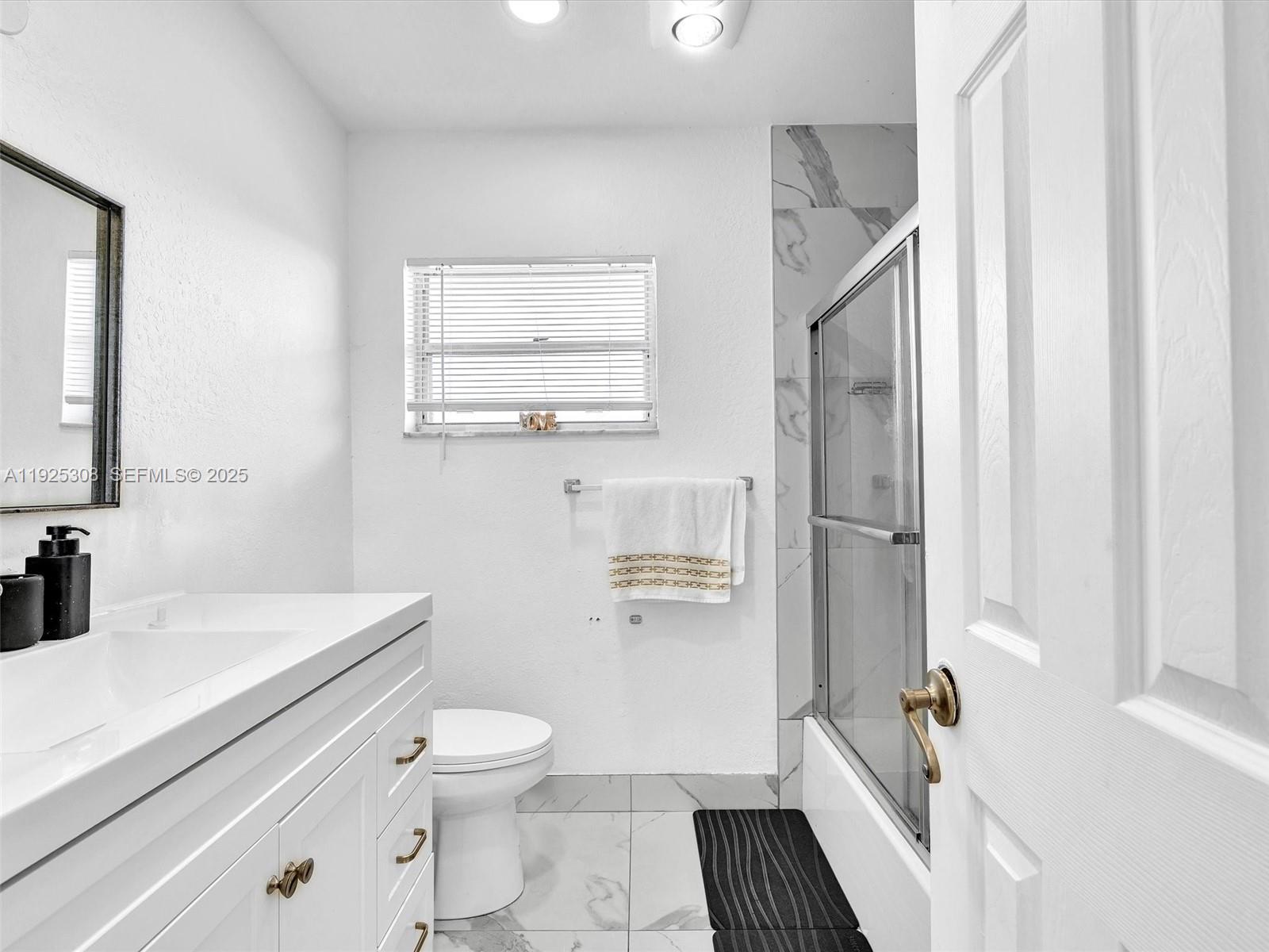 OAK HILLS CONDO NO II - Residential Lease