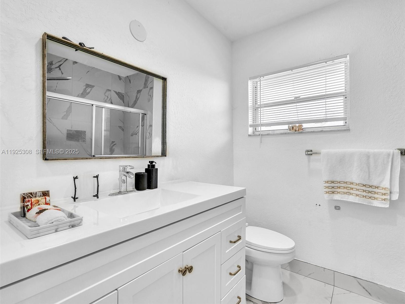 OAK HILLS CONDO NO II - Residential Lease