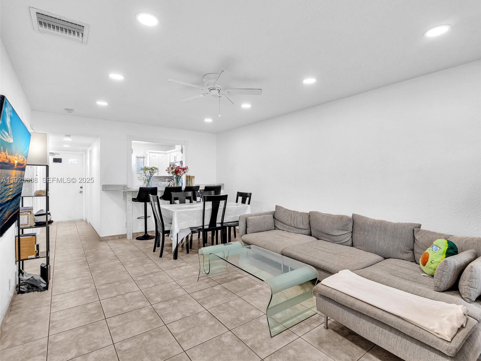 OAK HILLS CONDO NO II - Residential Lease