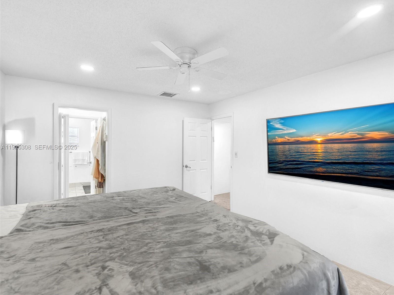 OAK HILLS CONDO NO II - Residential Lease