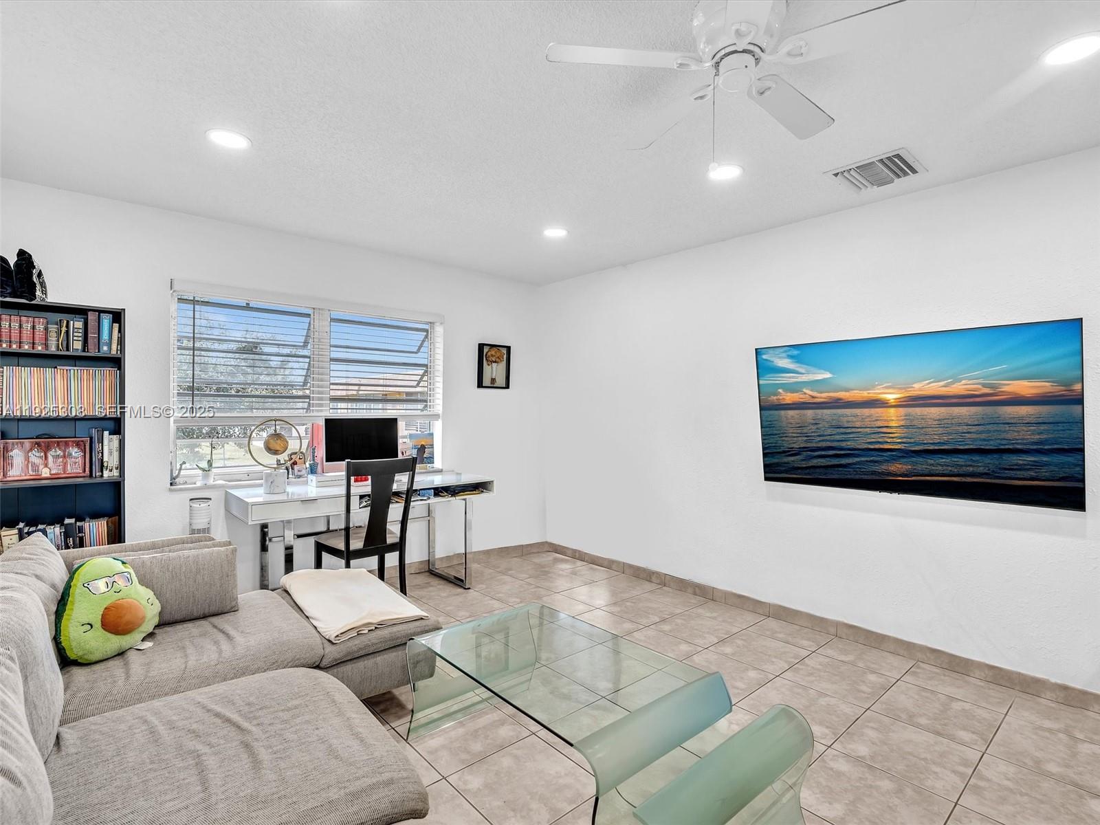 OAK HILLS CONDO NO II - Residential Lease