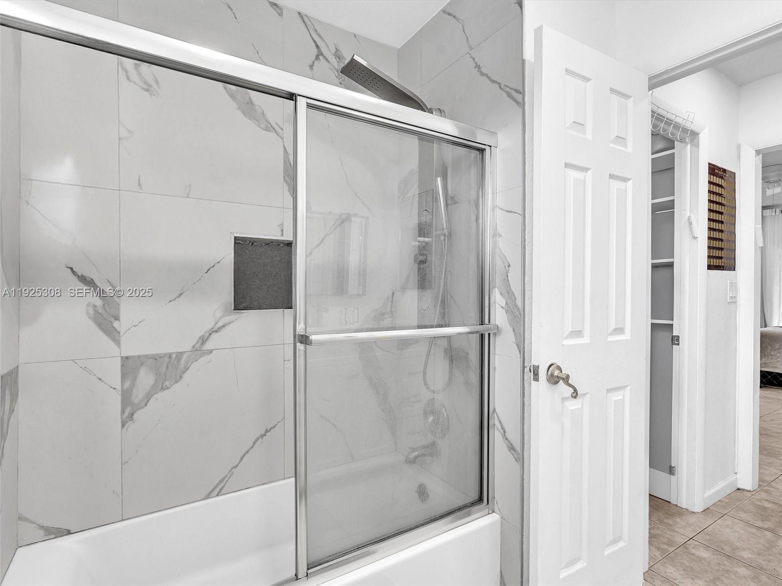 OAK HILLS CONDO NO II - Residential Lease