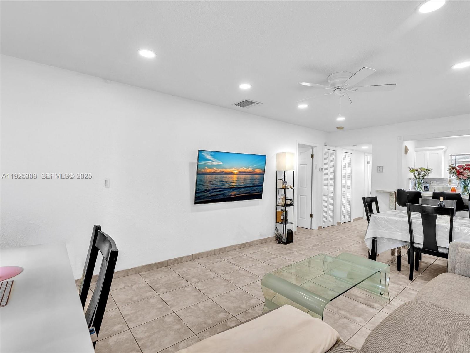 OAK HILLS CONDO NO II - Residential Lease