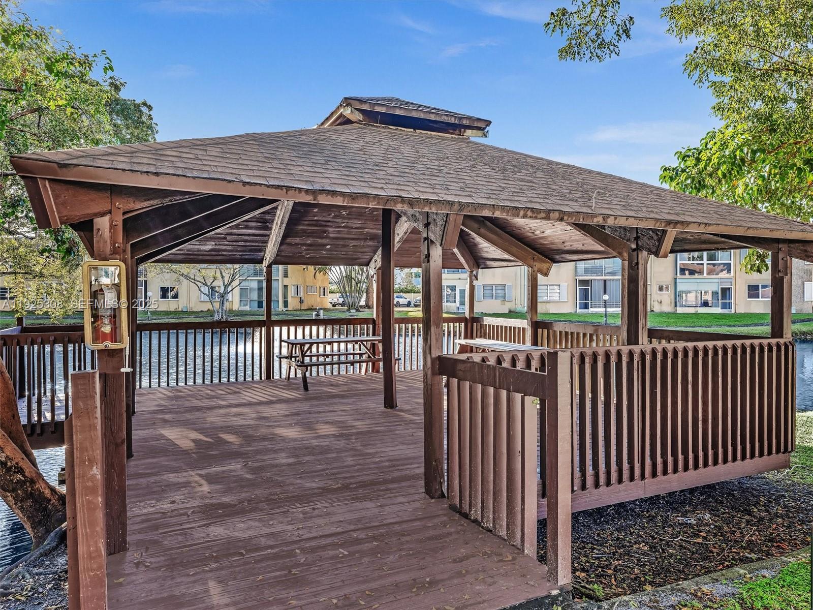 OAK HILLS CONDO NO II - Residential Lease