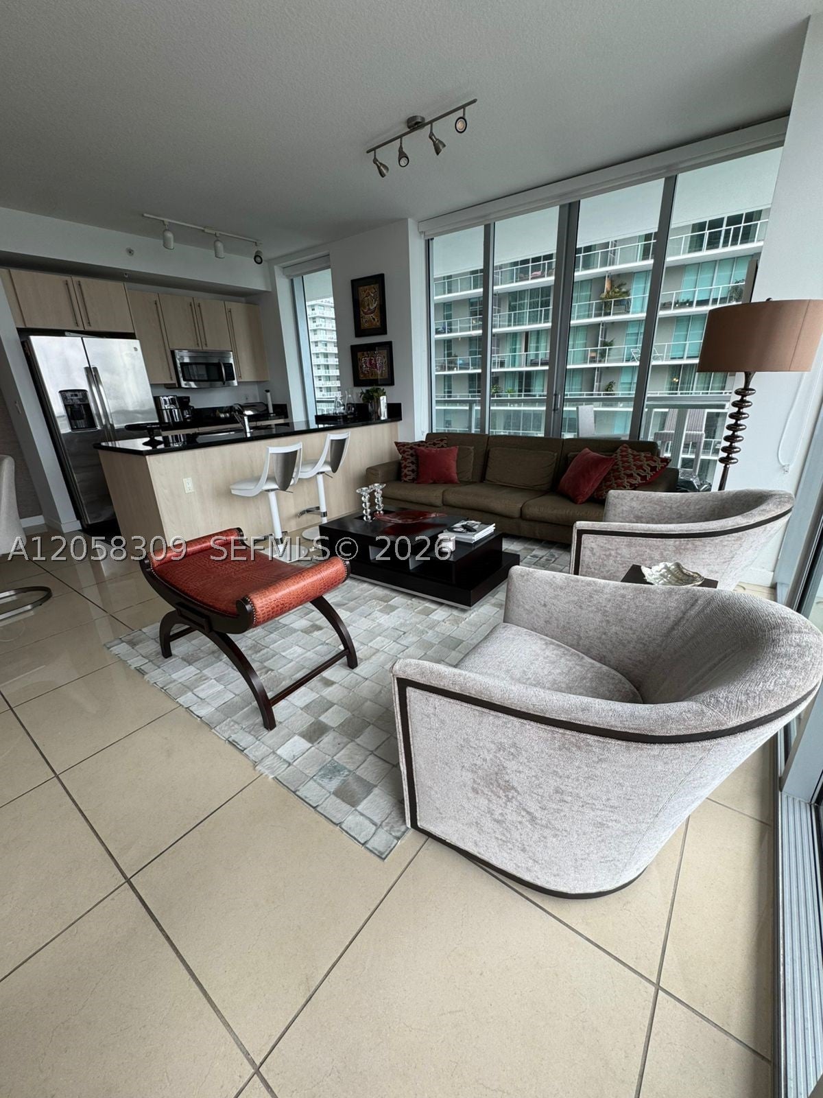 1111 SW 1 AV 1414-N