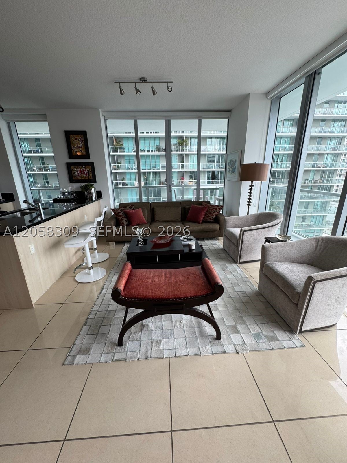 1111 SW 1 AV 1414-N