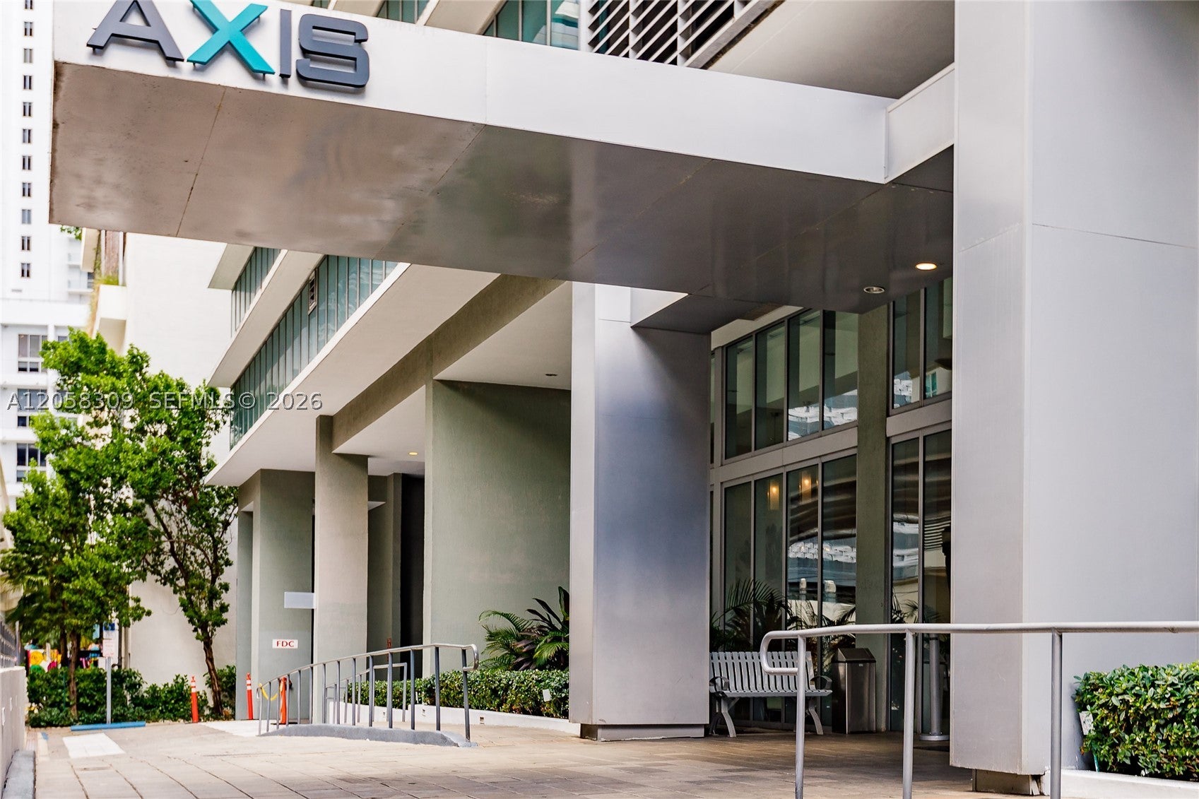 1111 SW 1 AV 1414-N