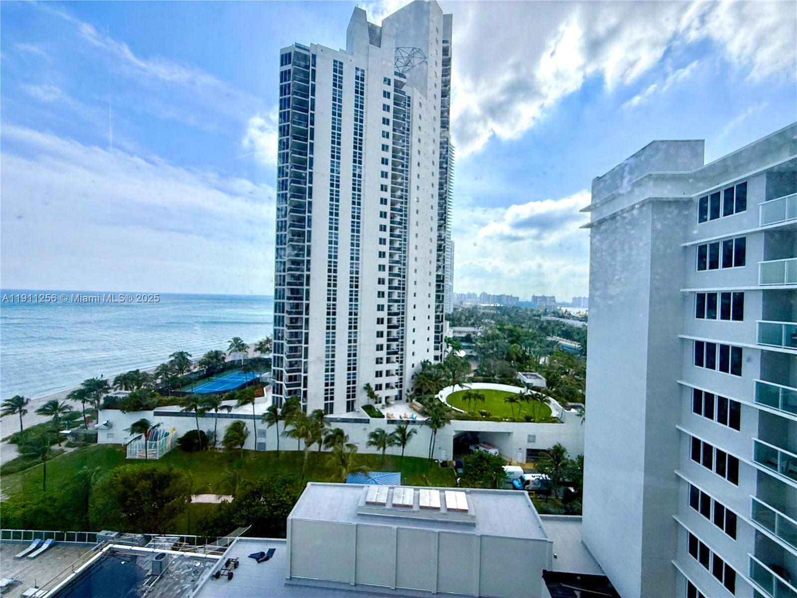 THE AVENTURA BEACH CLUB C - Residential