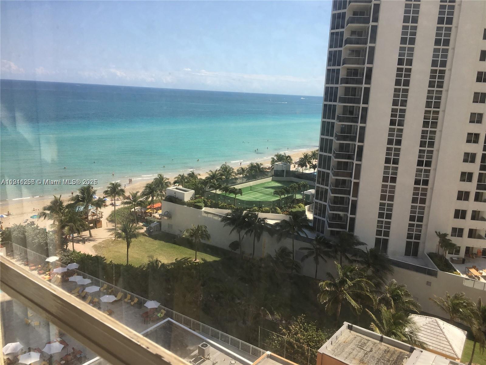 THE AVENTURA BEACH CLUB C - Residential