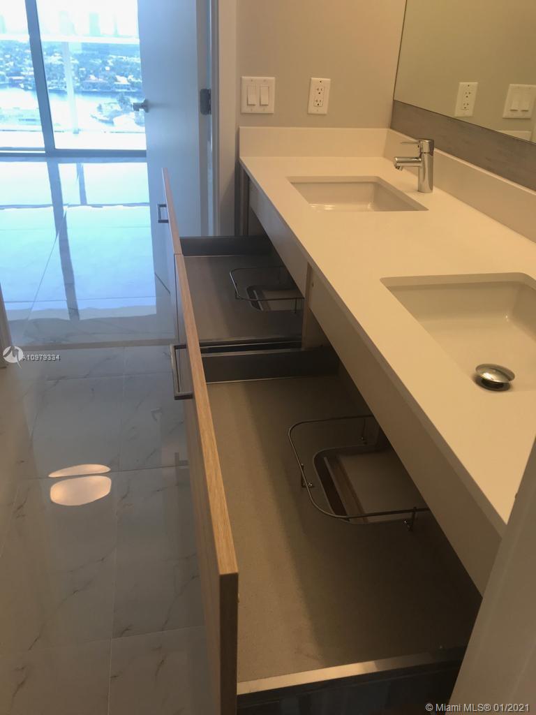 THE HARBOUR SOUTH CONDO - Residential Lease