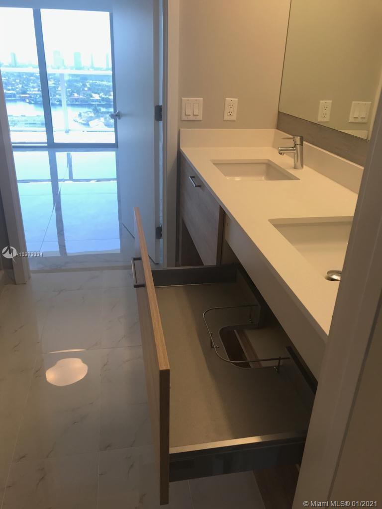 THE HARBOUR SOUTH CONDO - Residential Lease