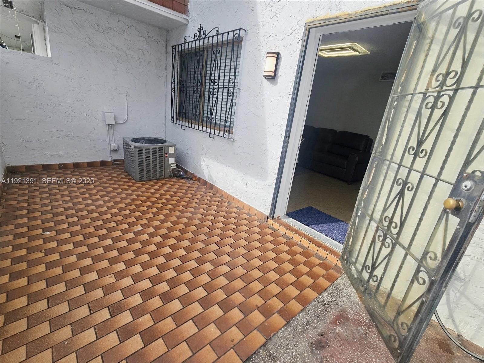 LAGUNA CONDO - Residential Lease