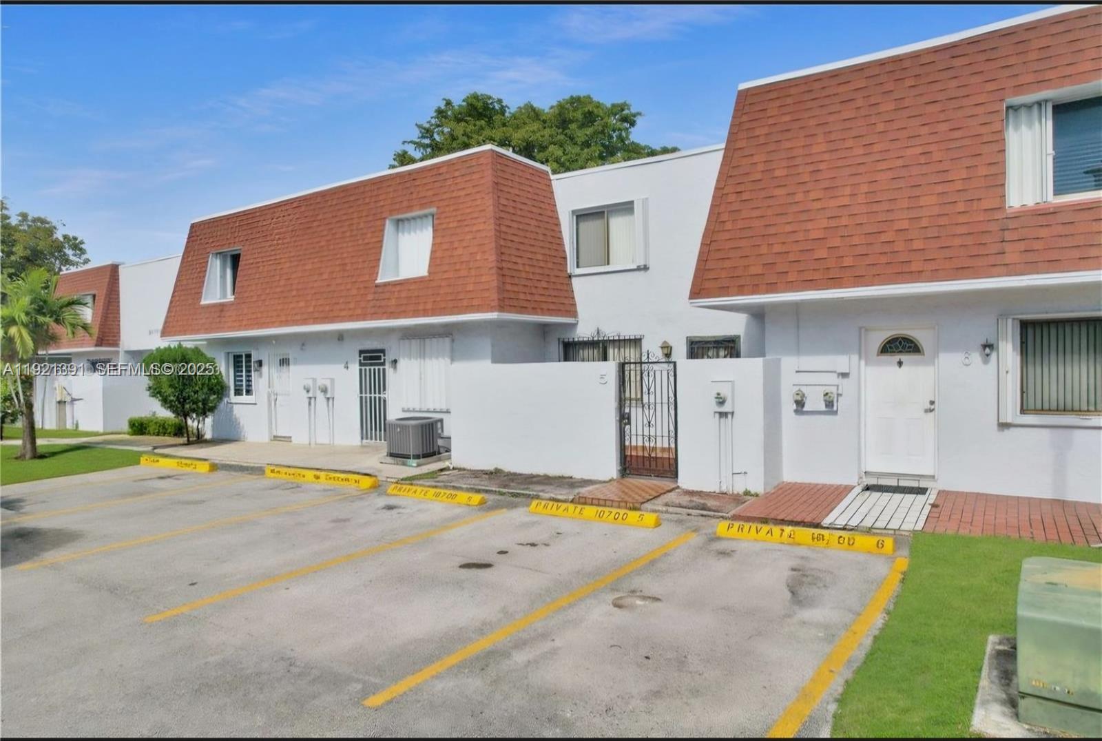 LAGUNA CONDO - Residential Lease