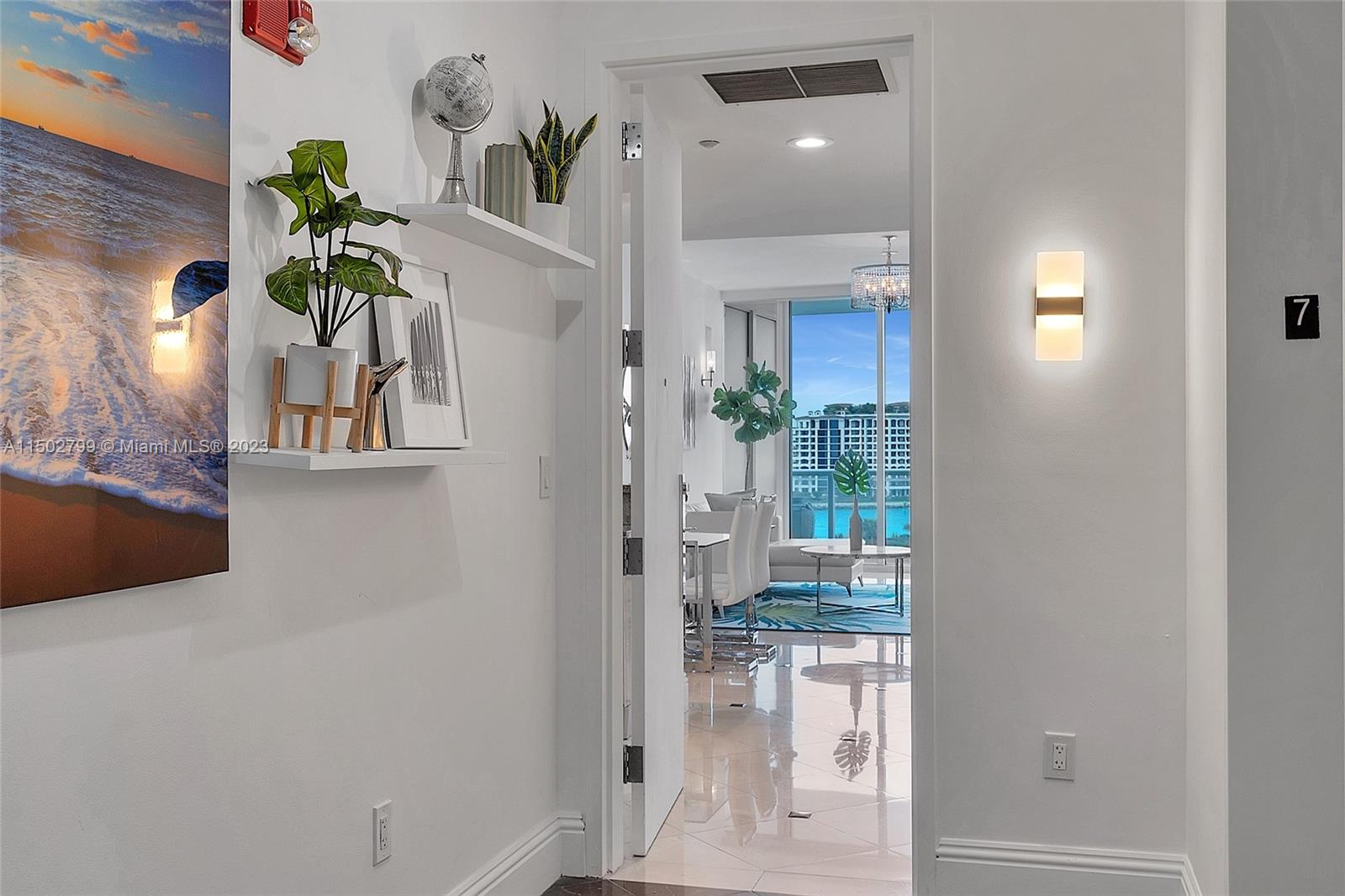 CONTINUUM ON SOUTH BEACH - Residential