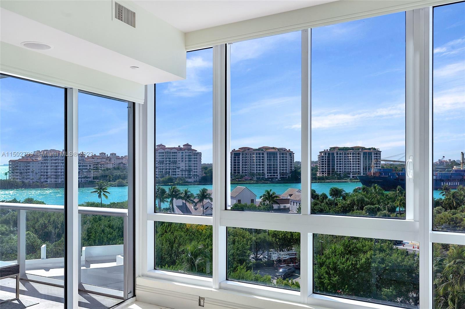 CONTINUUM ON SOUTH BEACH - Residential