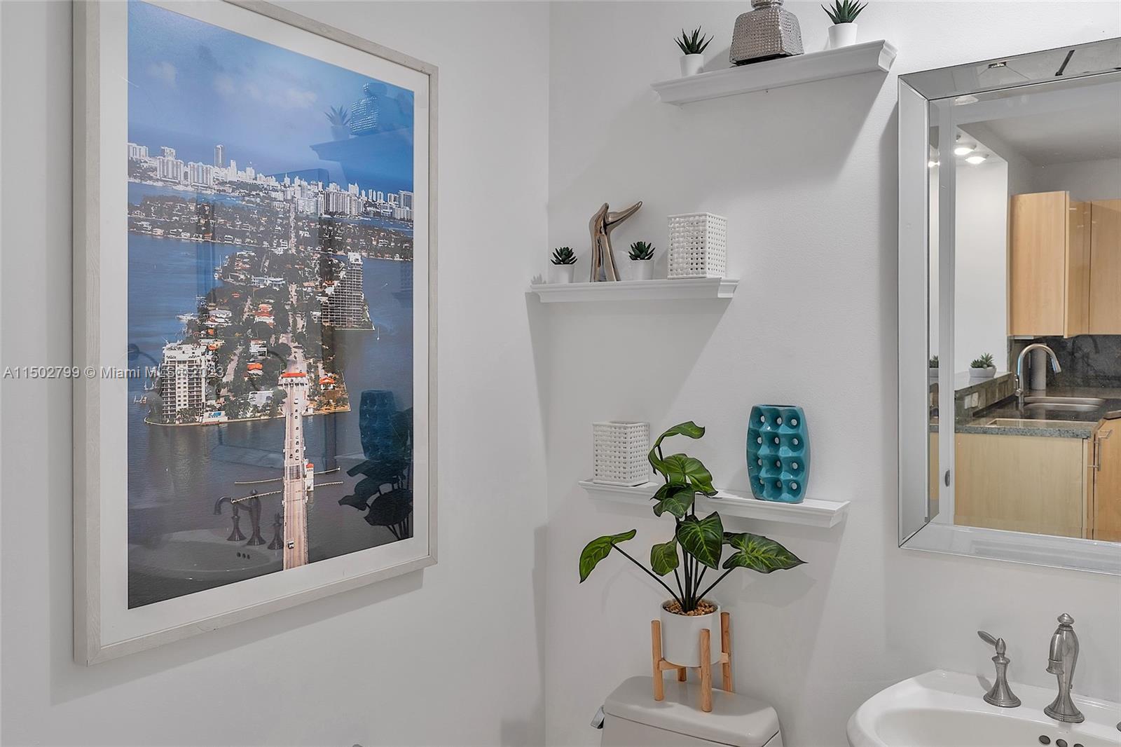 CONTINUUM ON SOUTH BEACH - Residential