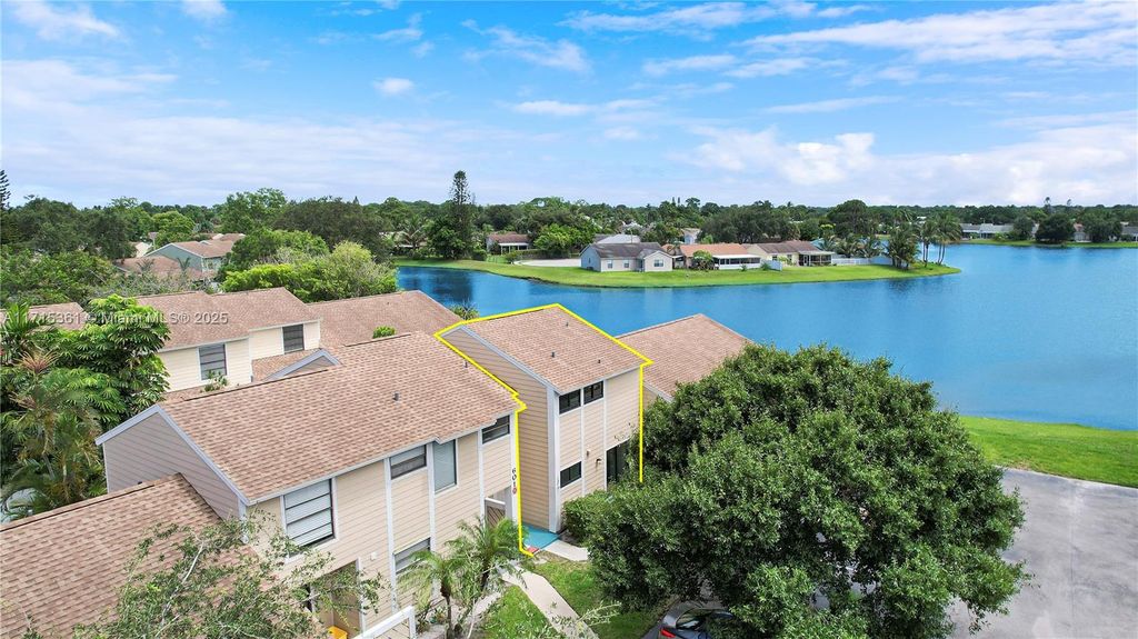 Photo of 601 Lakewood Dr #13C, Jupiter, FL 33458 (MLS # A11715361)