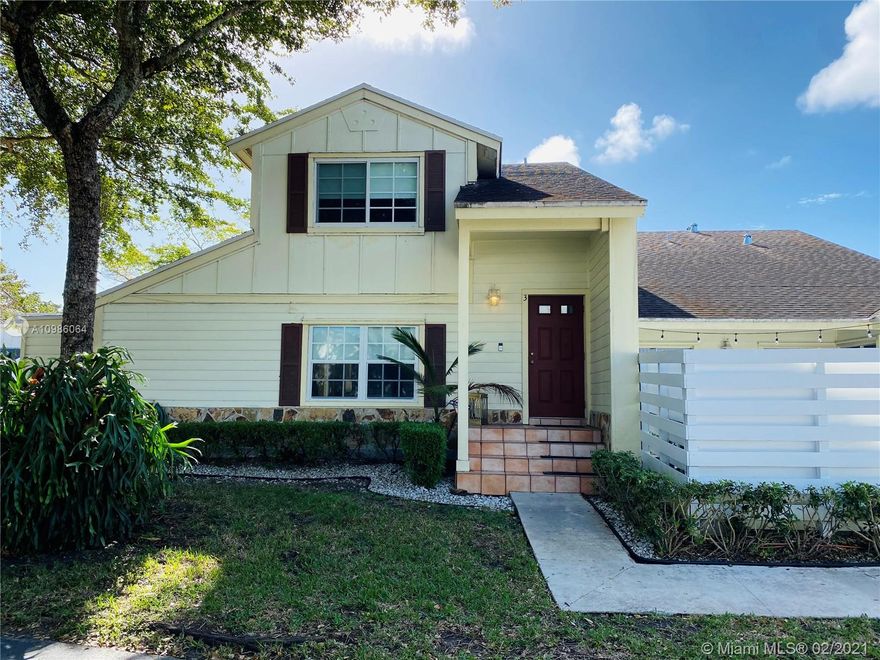 Beautiful corner unit in the desirable community of Country Walk, 2 bedrooms 2/1 bathrooms. Newly remodeled kitchen and bathrooms,  both bedrooms are located on the second floor, along with two bathrooms and private balcony on the master bedroom, doors and windows are impact resistant. Centrally located and short walking distance from schools and shopping centers. This beautiful townhouse won’t last. By appointment only.