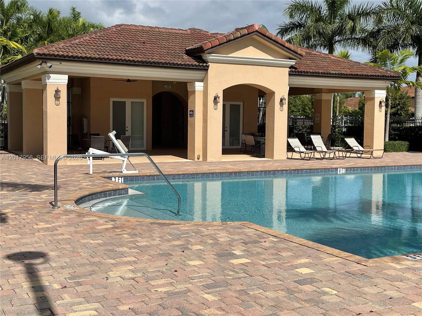HEMINGWAY POINT - Residential