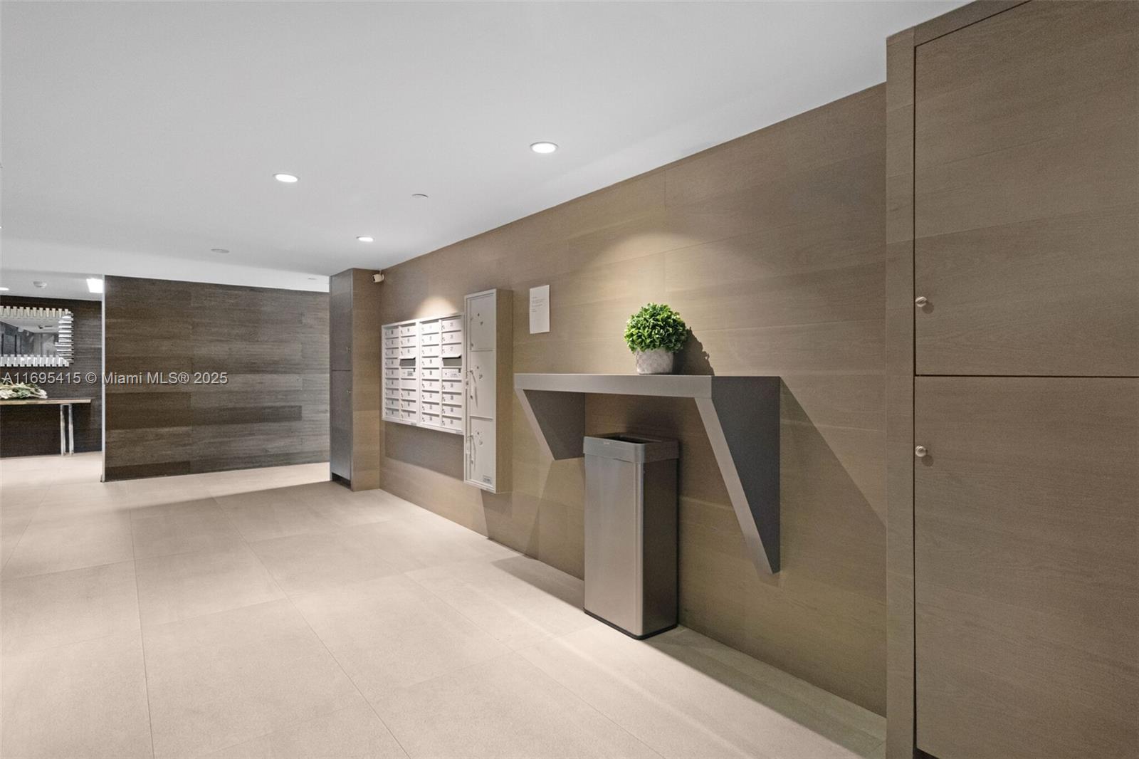 LE JARDIN HOUSE CONDO - Residential