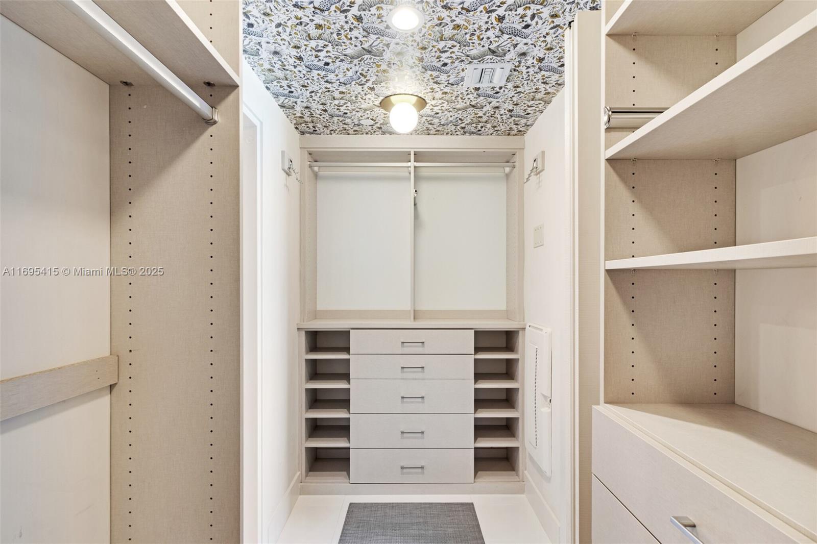 LE JARDIN HOUSE CONDO - Residential